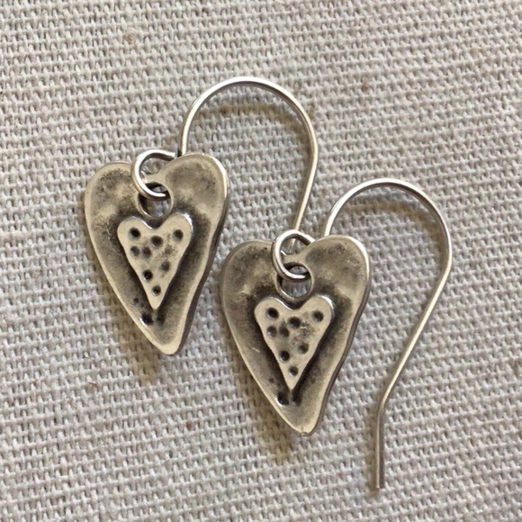 New Sundance Charm heart Earrings - Picture 5 of 10